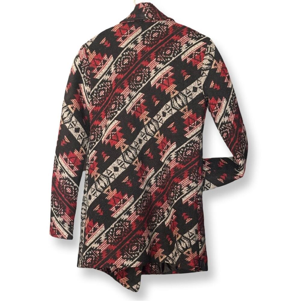 Quinn Large Collared Aztec Design Single Button C… - image 4